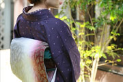桜の花びら文様の着物